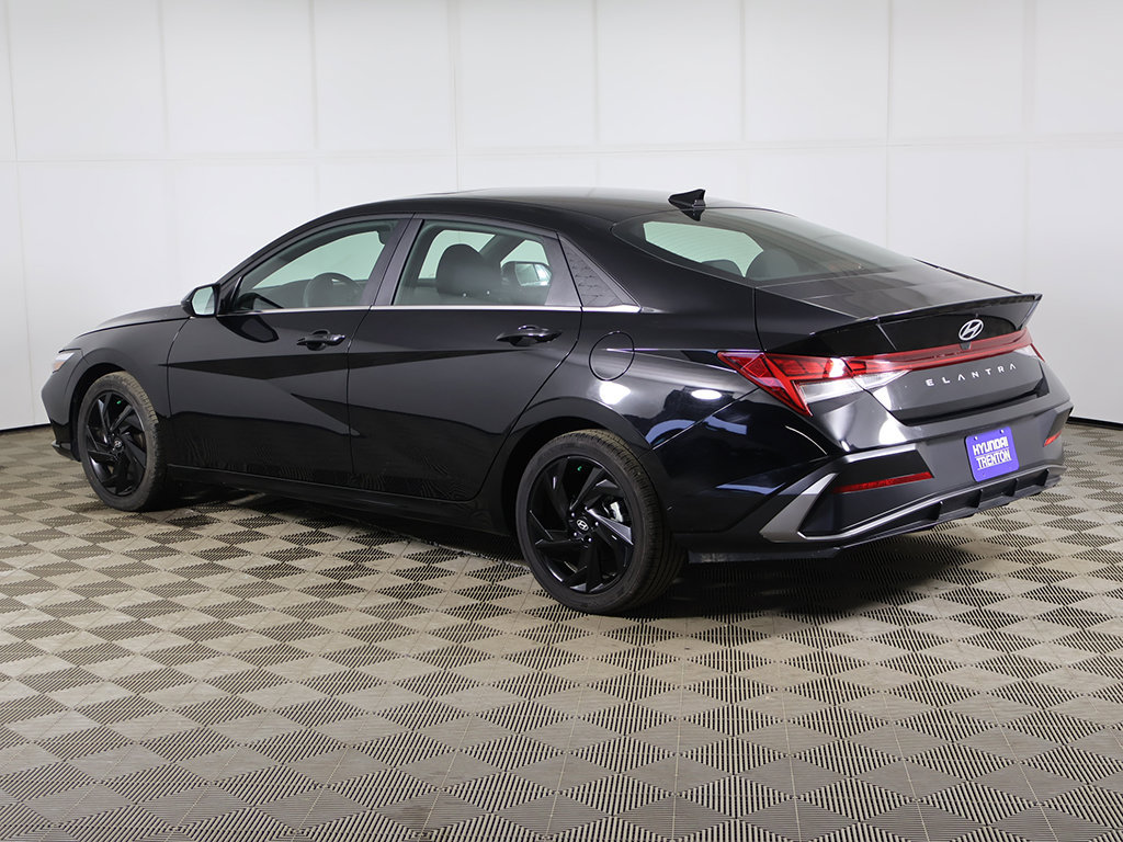 Certified 2026 Hyundai Elantra SEL Sport Premium w/ Cargo Package FWD image 10