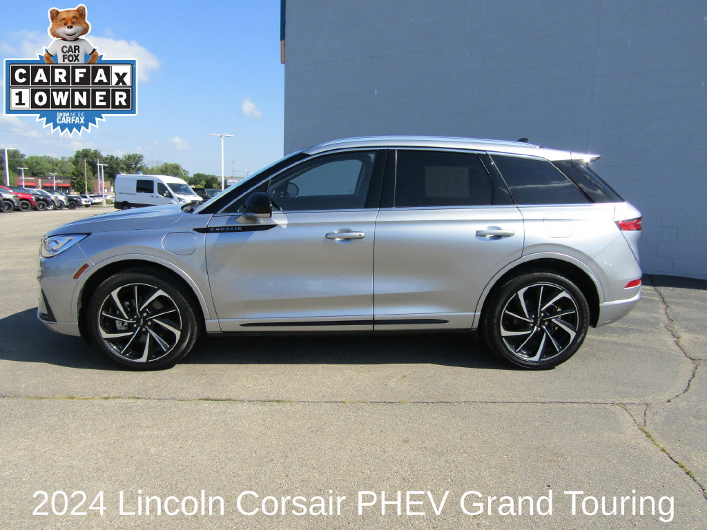 Used 2024 Lincoln Corsair Grand Touring AWD/4WD image 2