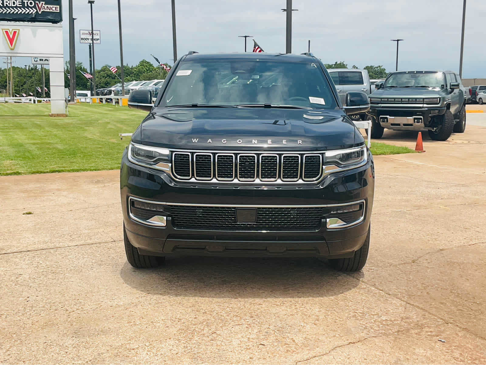 New 2024 Jeep Wagoneer 4WD w/ Convenience Group I image 3