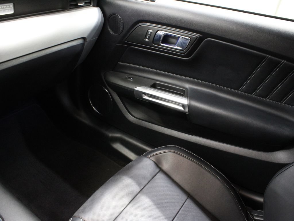 Used 2015 Ford Mustang Premium RWD image 26