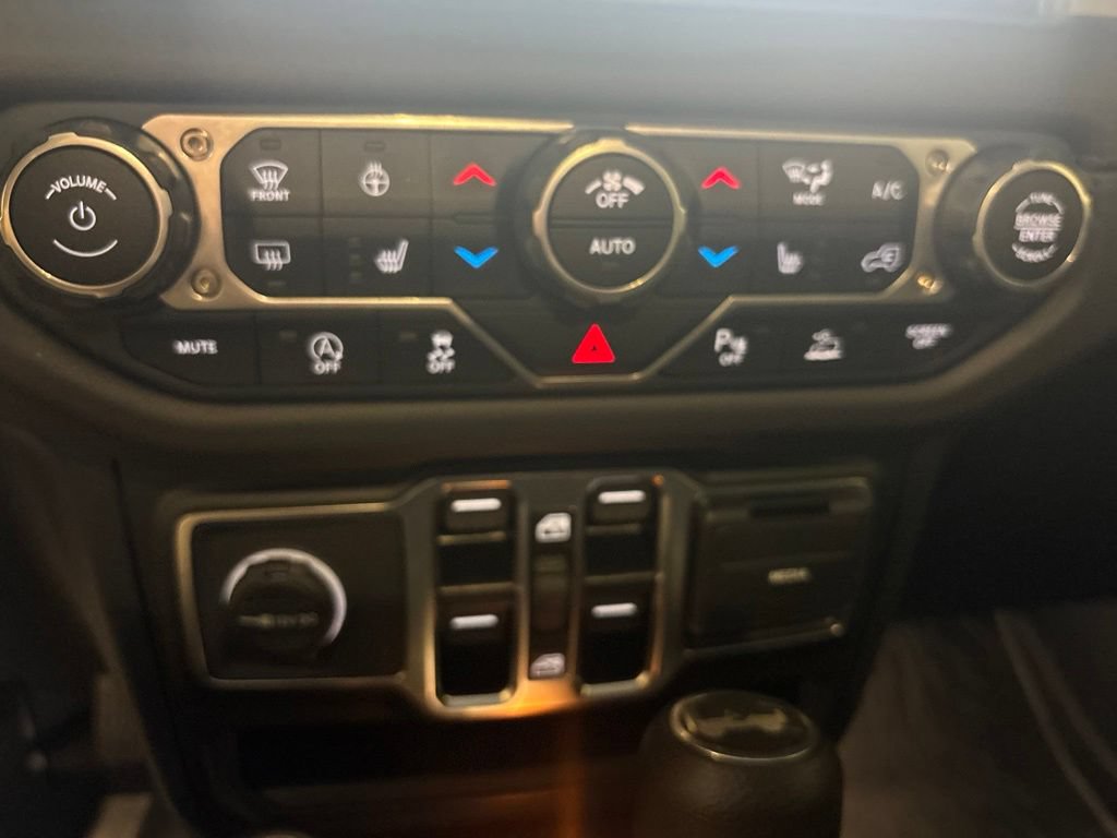 Used 2025 Jeep Wrangler Unlimited Sahara w/ Safety Group AWD/4WD image 12