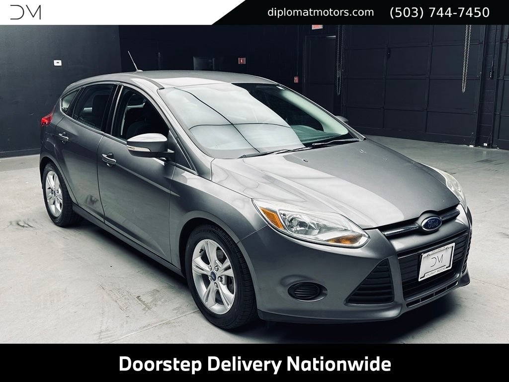 Used 2014 Ford Focus SE w/ SE Winter Package FWD image 9