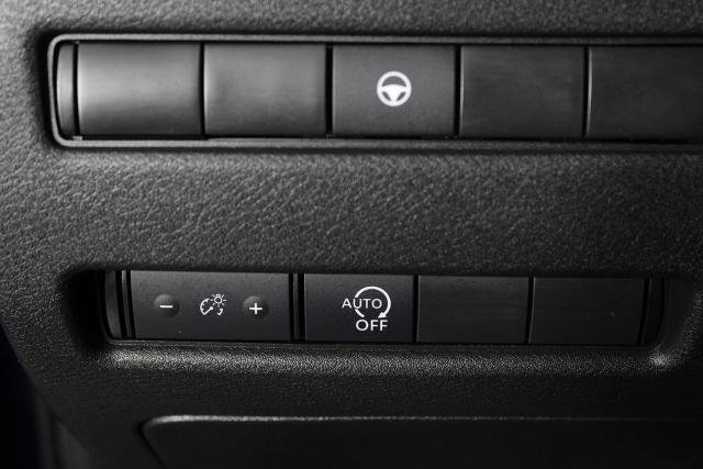 Certified 2023 Nissan Rogue SV FWD image 24