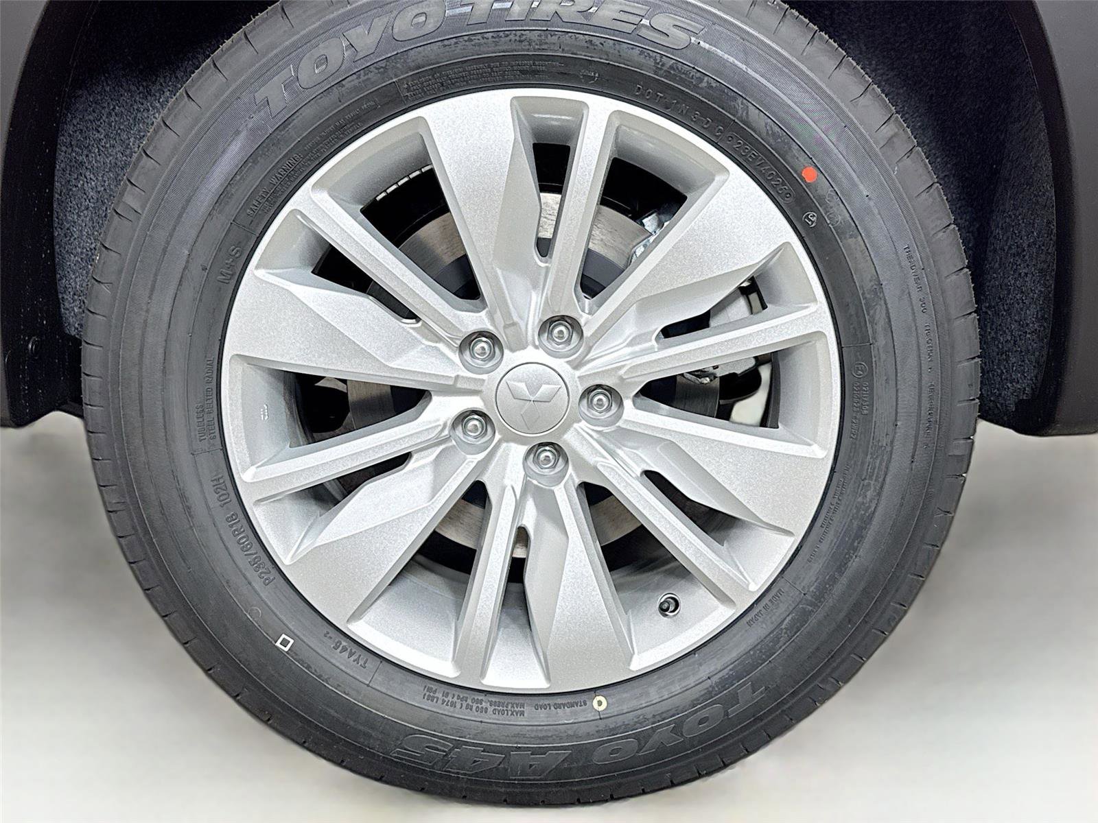 New 2026 Mitsubishi Outlander ES FWD image 29