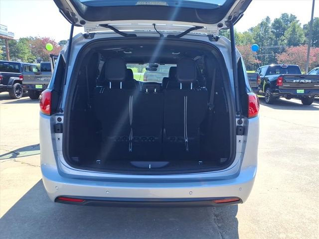 New 2026 Chrysler Voyager LX image 15