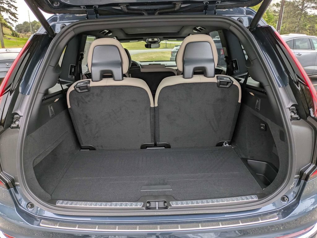 New 2026 Volvo XC90 B5 Core AWD/4WD image 12