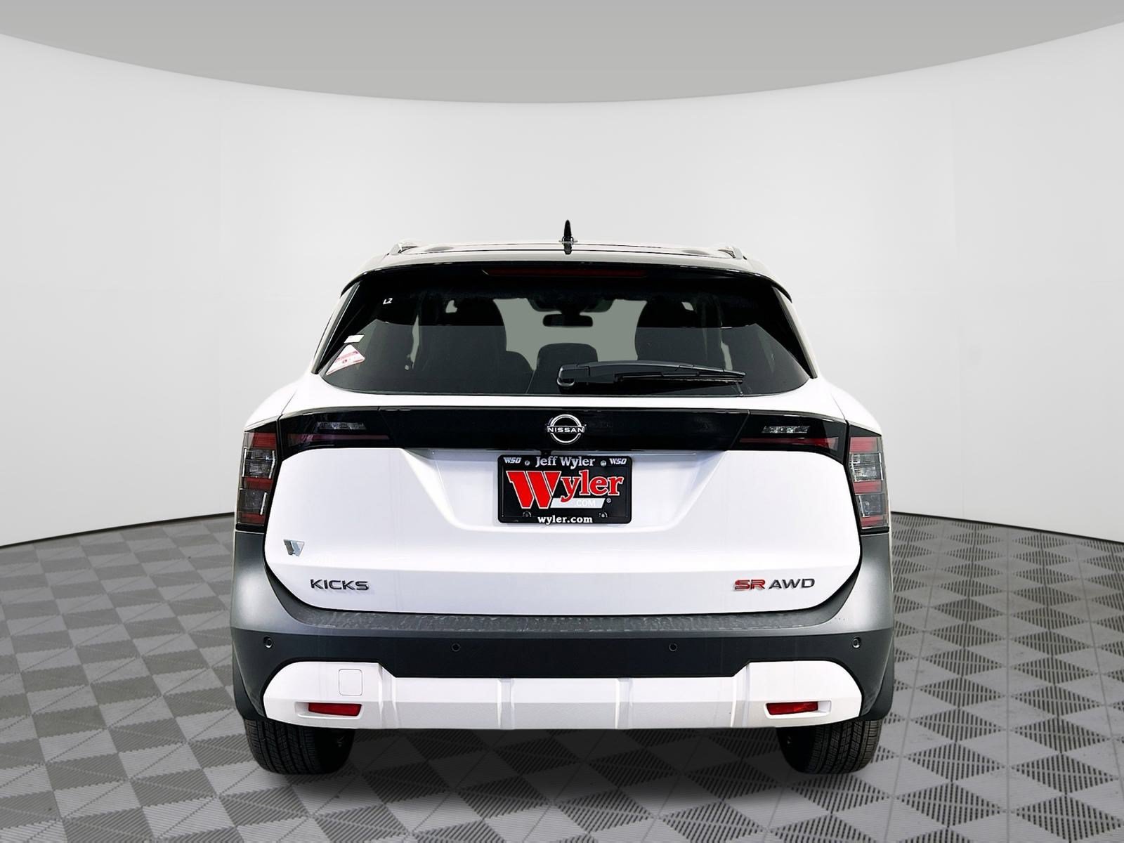 New 2025 Nissan Kicks SR w/ Illumination Package AWD/4WD image 26