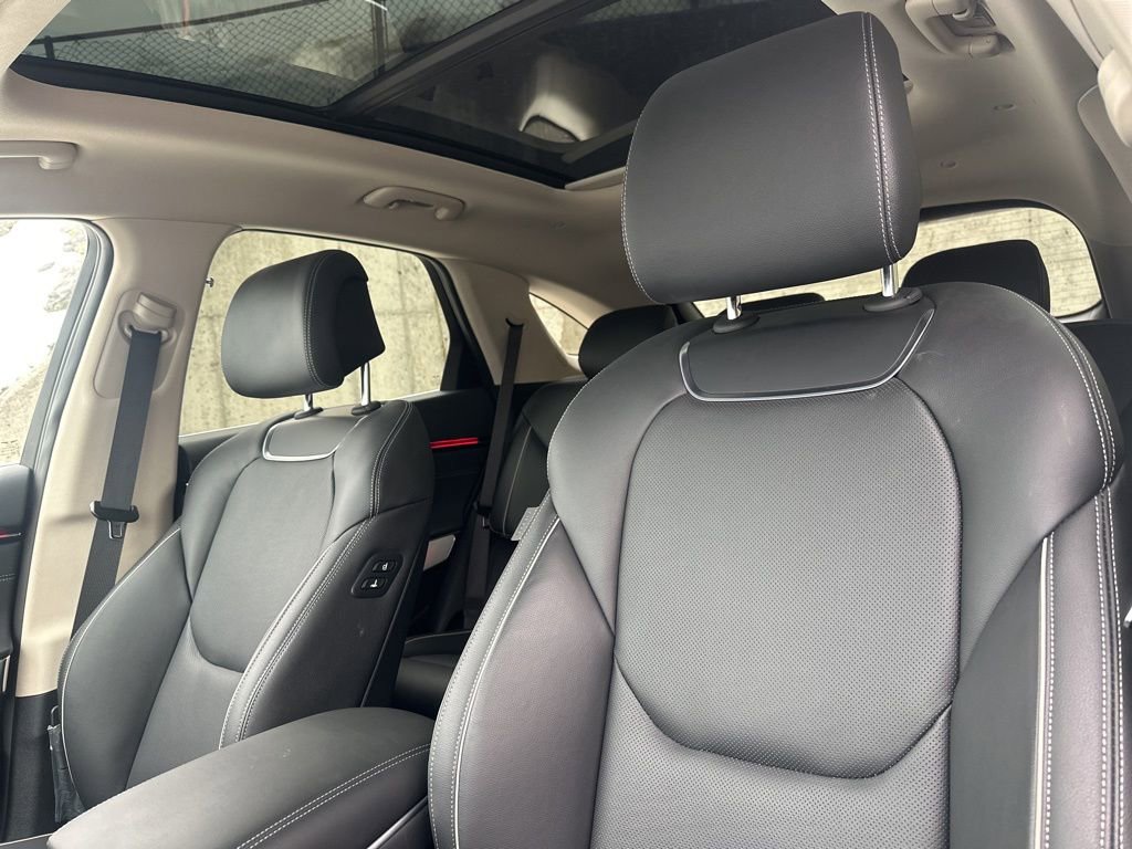 Used 2026 Genesis GV70 2.5T Advanced image 15