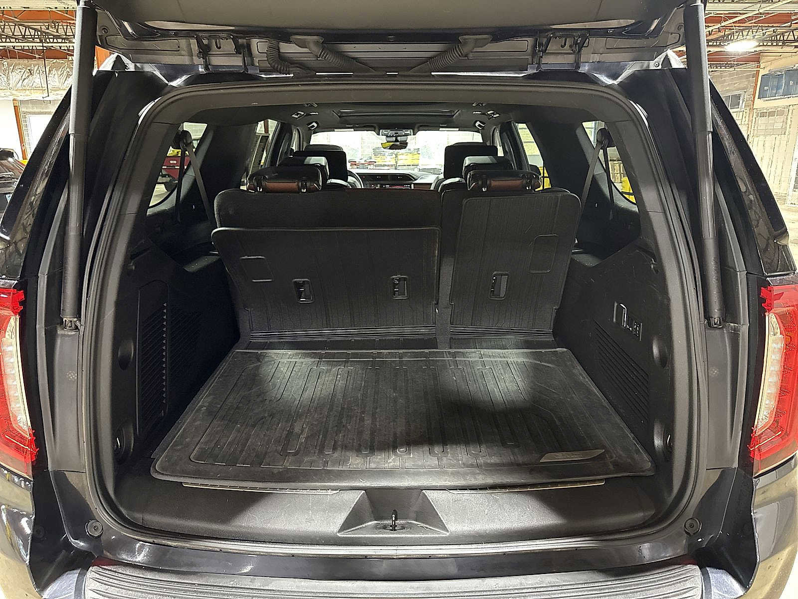 Used 2023 GMC Yukon XL Denali Ultimate w/ LPO, Floor Liner Package image 11