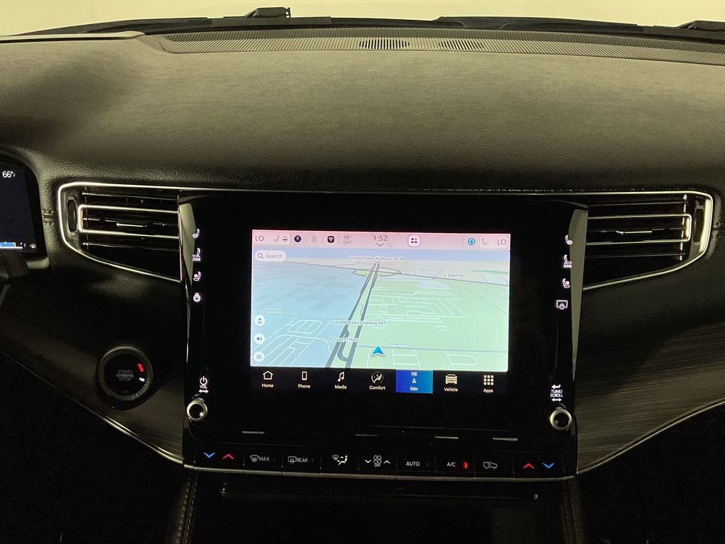 Used 2024 Jeep Wagoneer Series III w/ Flexible Seating Group image 14