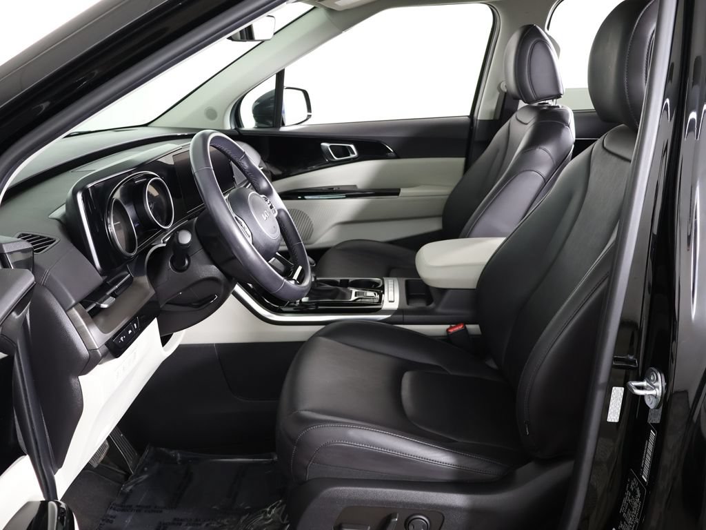 Certified 2024 Kia Carnival EX FWD image 29