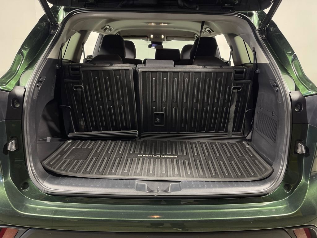 Certified 2023 Toyota Highlander LE image 10