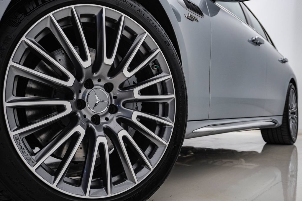 Used 2025 Mercedes-Benz E 53 AMG e 4MATIC Sedan image 5