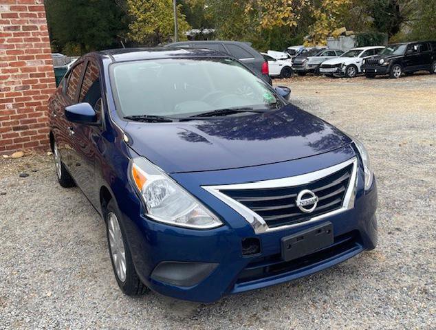 Used 2019 Nissan Versa SV image 1