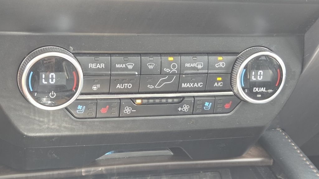 Used 2020 Ford Expedition Max Platinum AWD/4WD image 32
