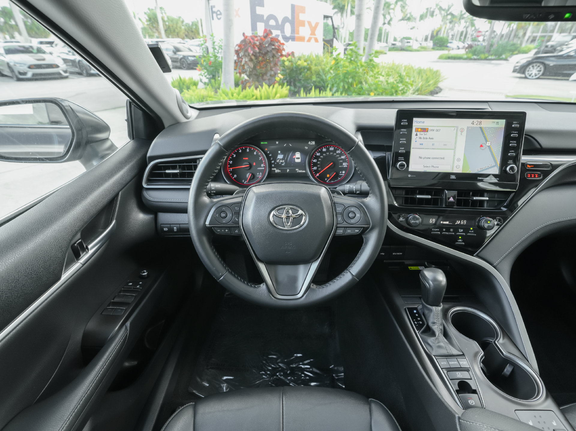 Used 2022 Toyota Camry XSE w/ Navigation Package FWD image 12