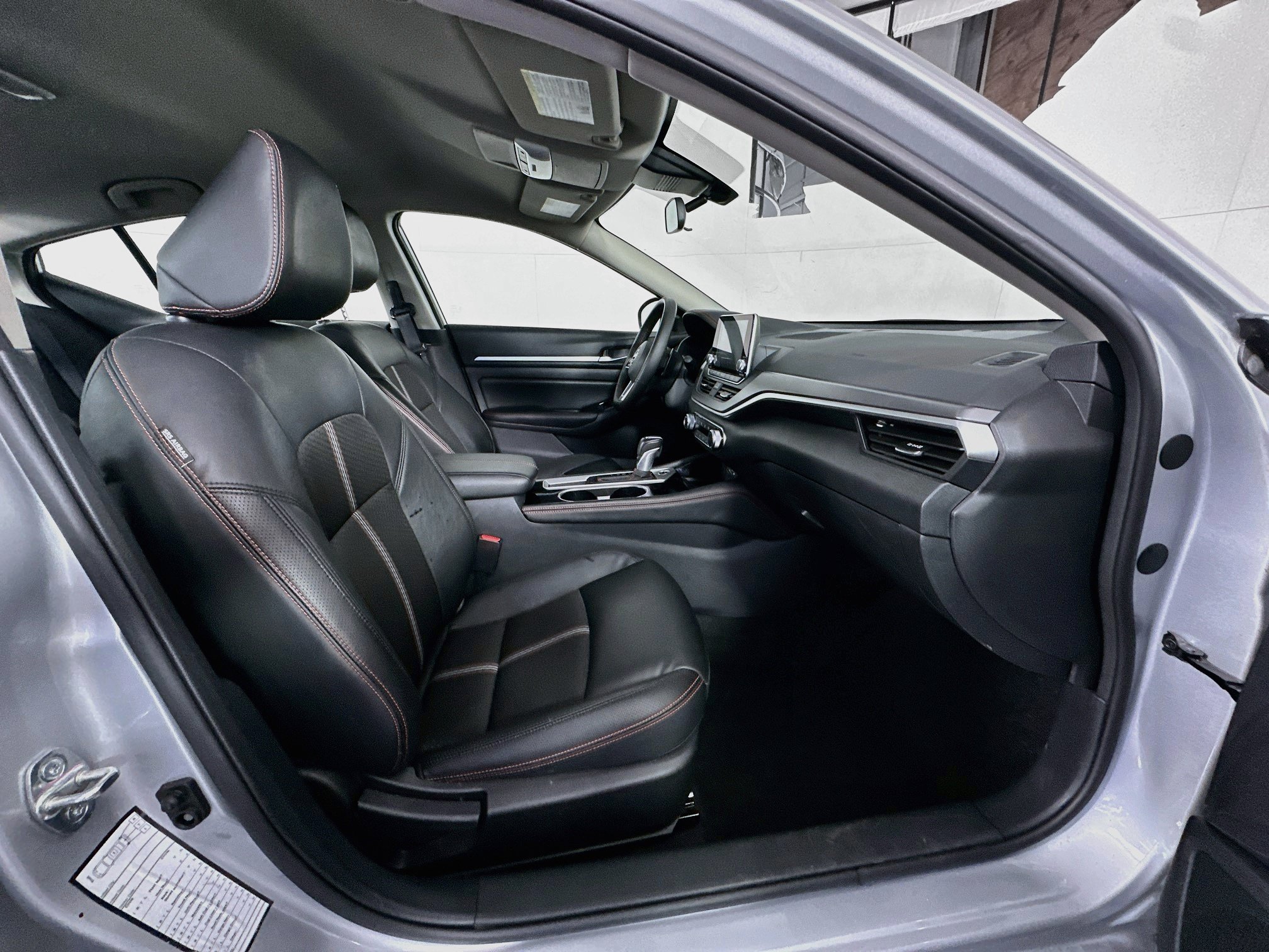 Used 2025 Nissan Altima 2.5 SR FWD image 28