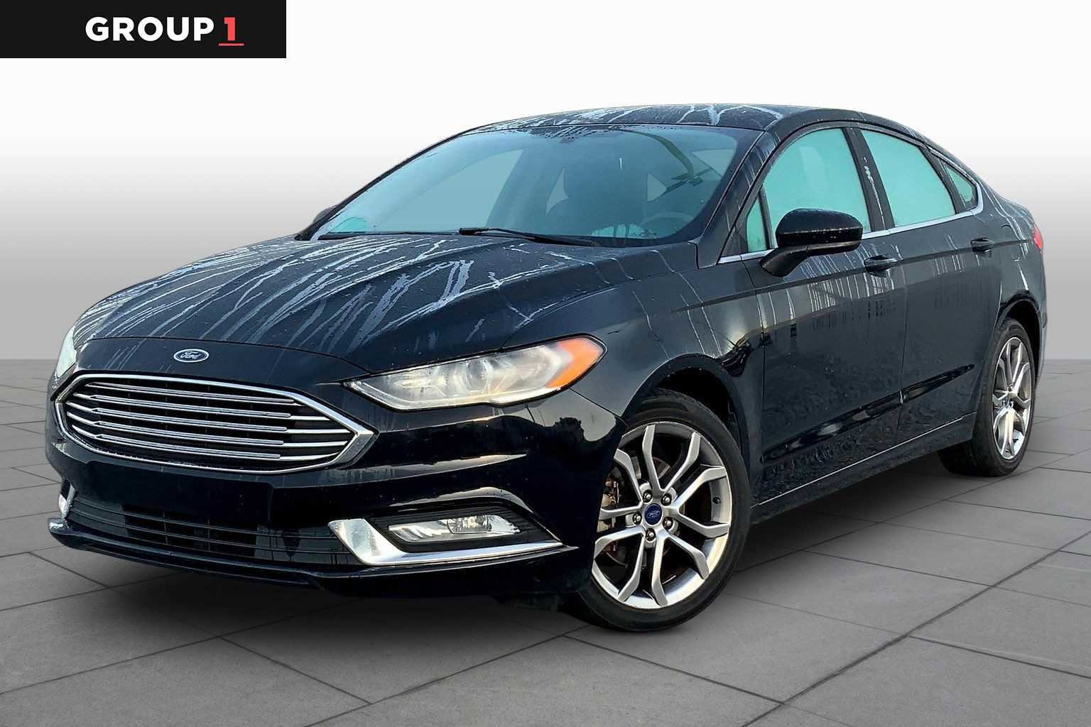 Used 2017 Ford Fusion SE w/ Equipment Group 201A image 1