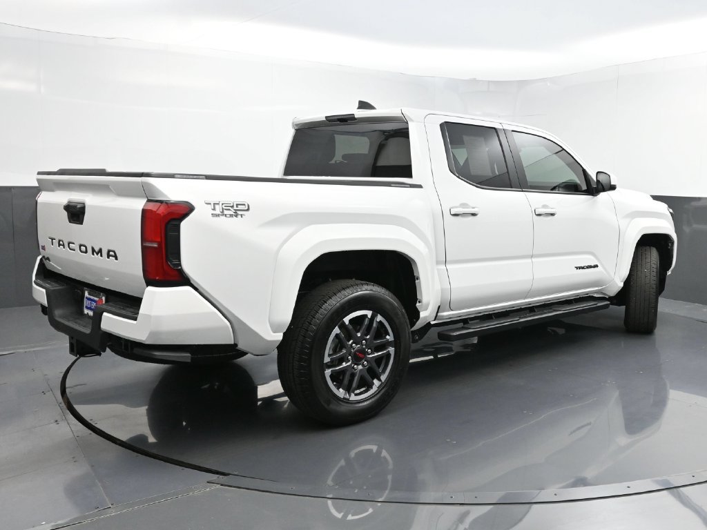 Used 2024 Toyota Tacoma TRD Sport AWD/4WD image 22