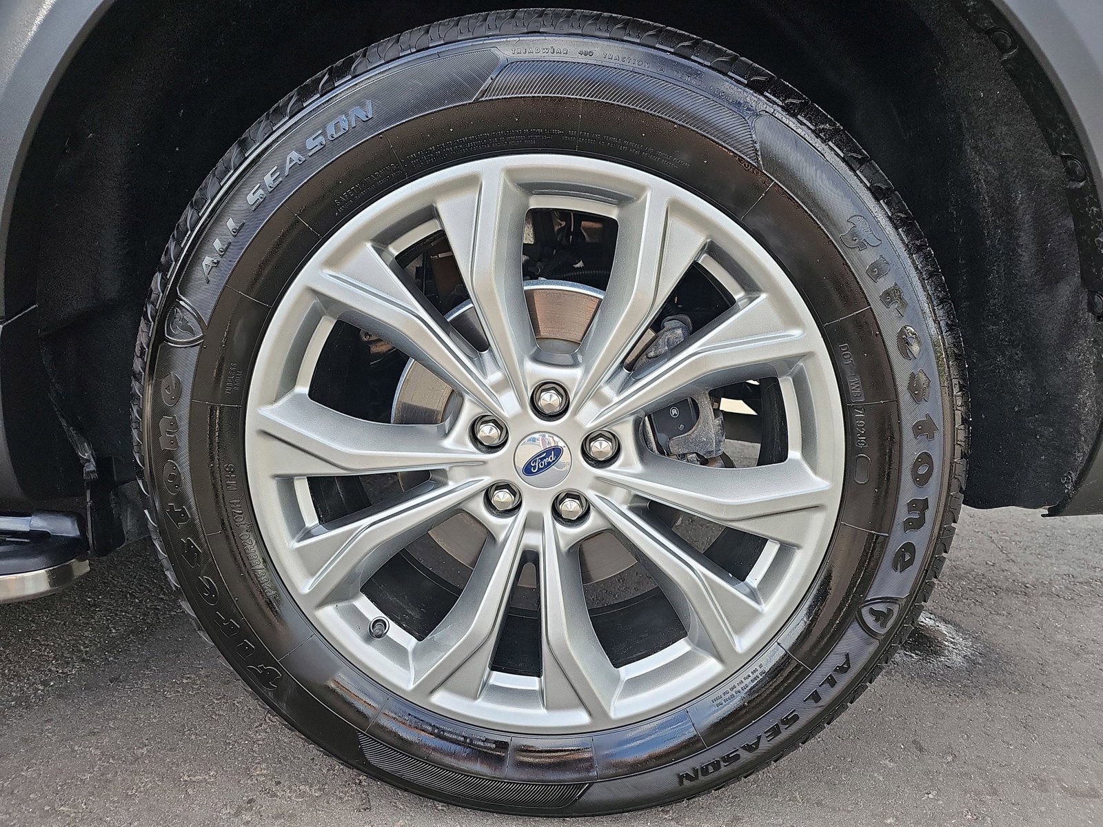 Used 2021 Ford Explorer XLT w/ Equipment Group 202A AWD/4WD image 35