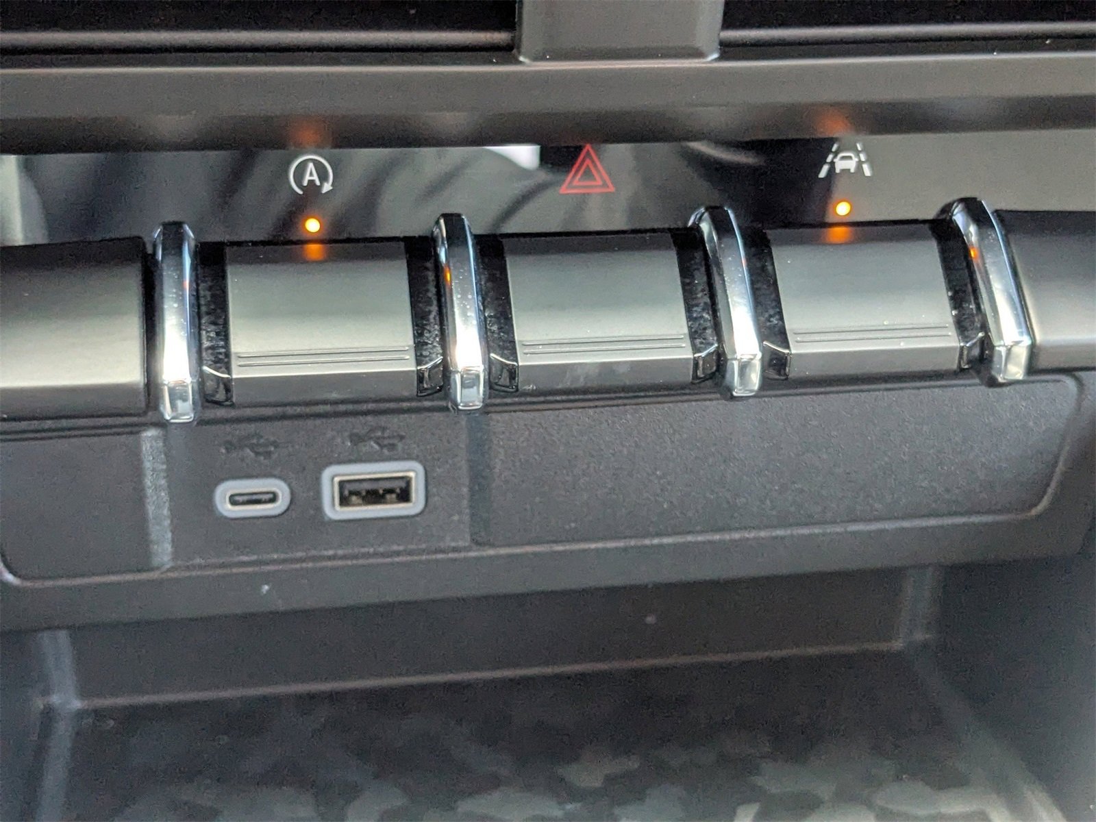 Used 2024 Chevrolet Colorado Trail Boss image 23