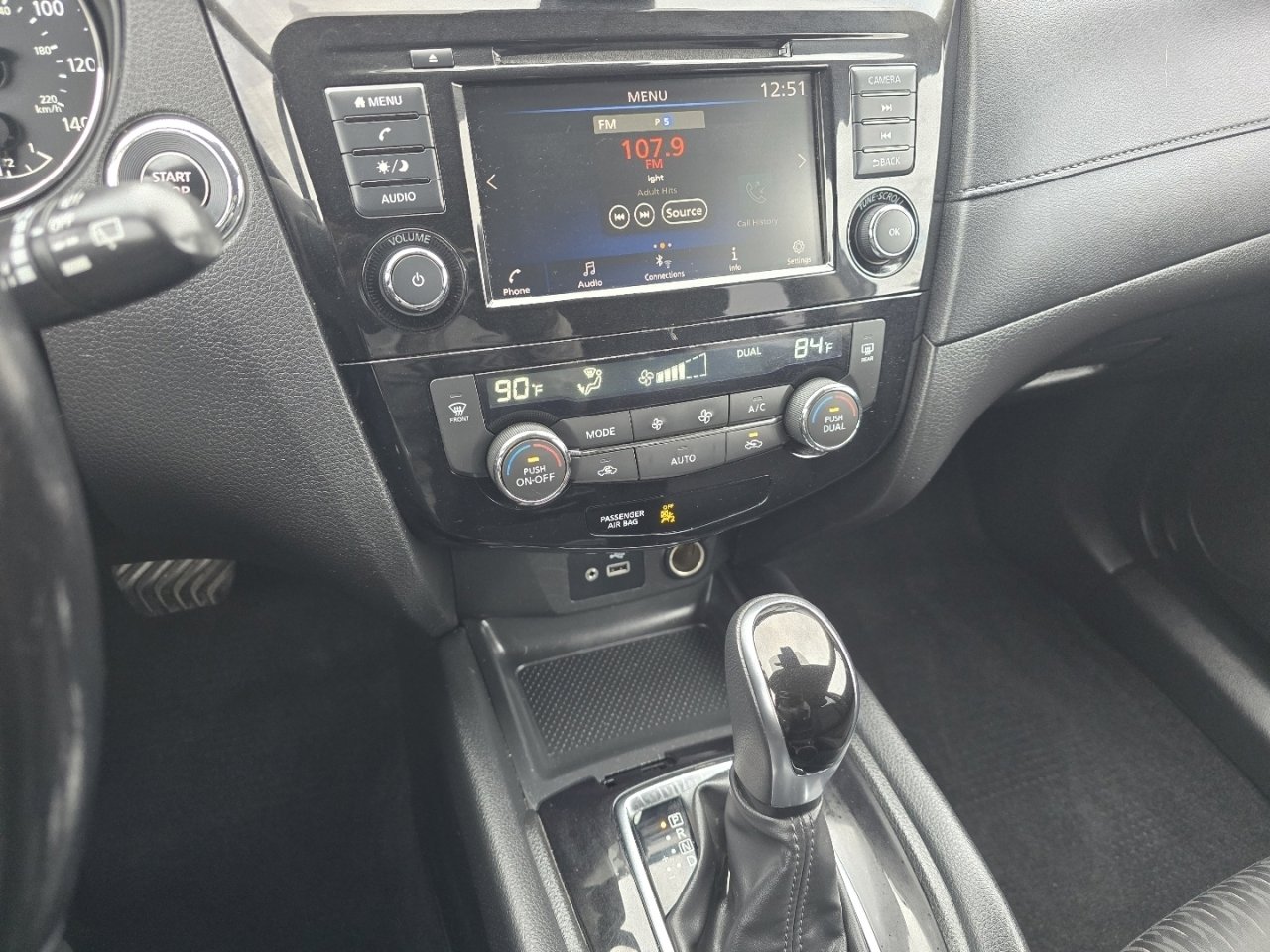 Used 2020 Nissan Rogue SV image 28