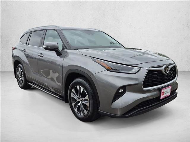 Certified 2026 Toyota Highlander XLE AWD/4WD video 3