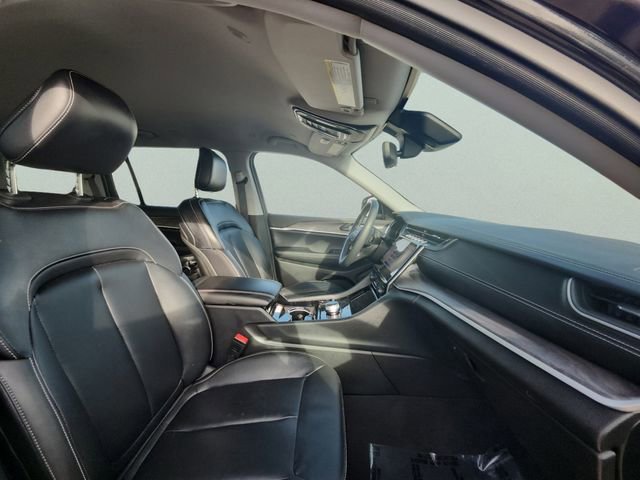 Used 2023 Jeep Grand Cherokee L Limited image 21