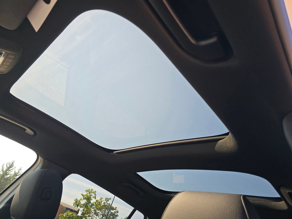 New 2026 Mercedes-Benz GLB 250 4MATIC image 3