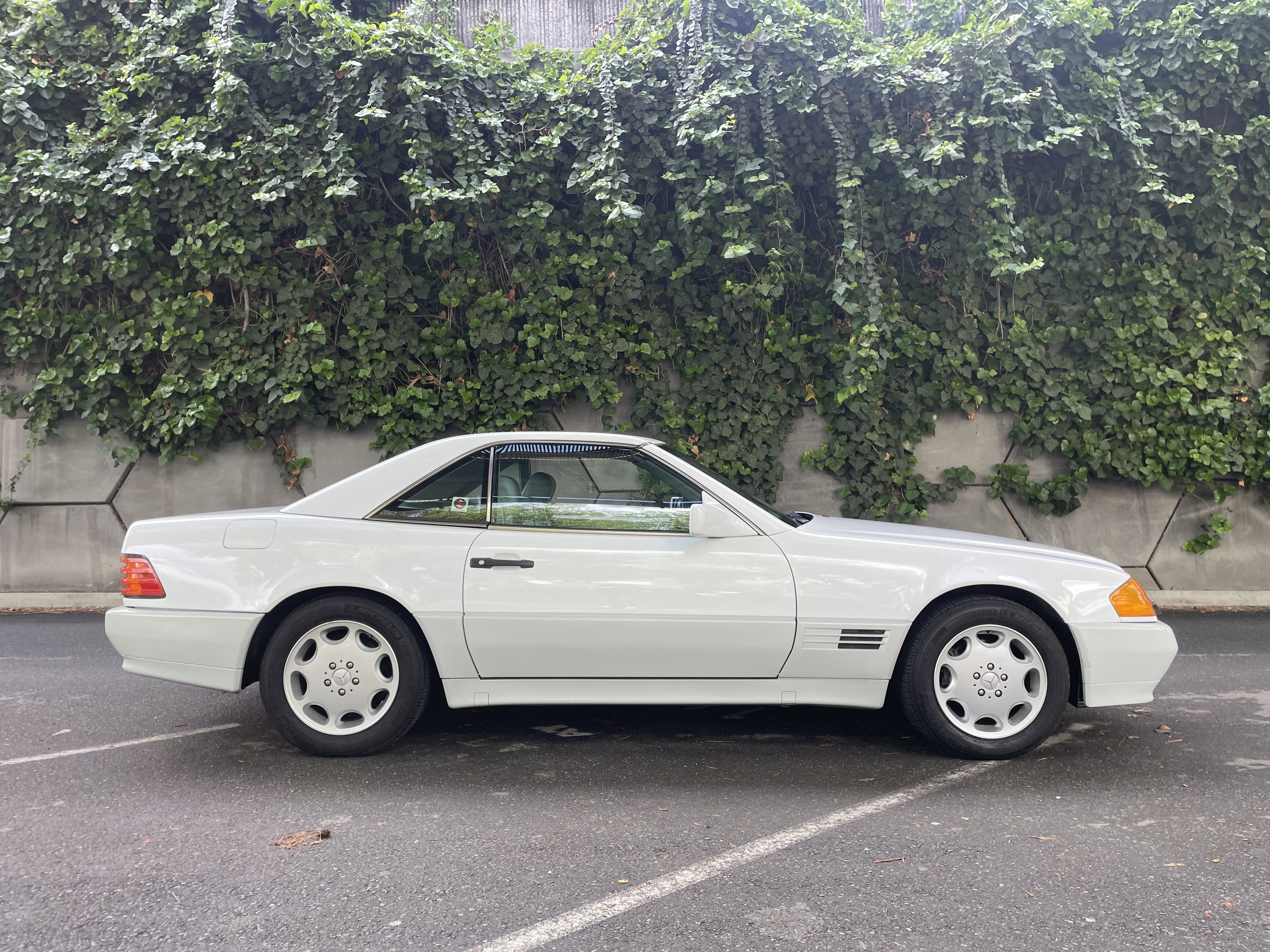 Used 1993 Mercedes-Benz 300 SL image 3