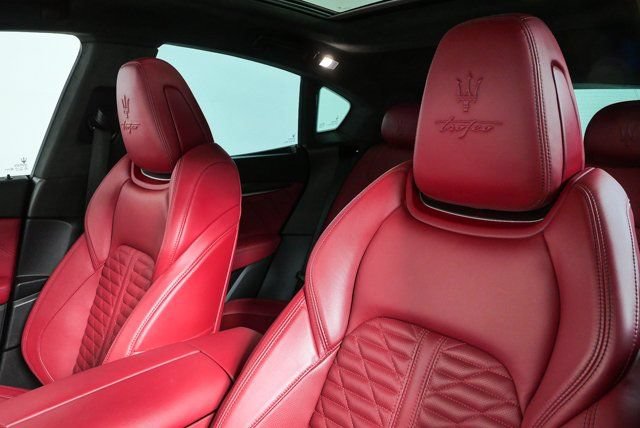Certified 2022 Maserati Levante Trofeo AWD/4WD image 2