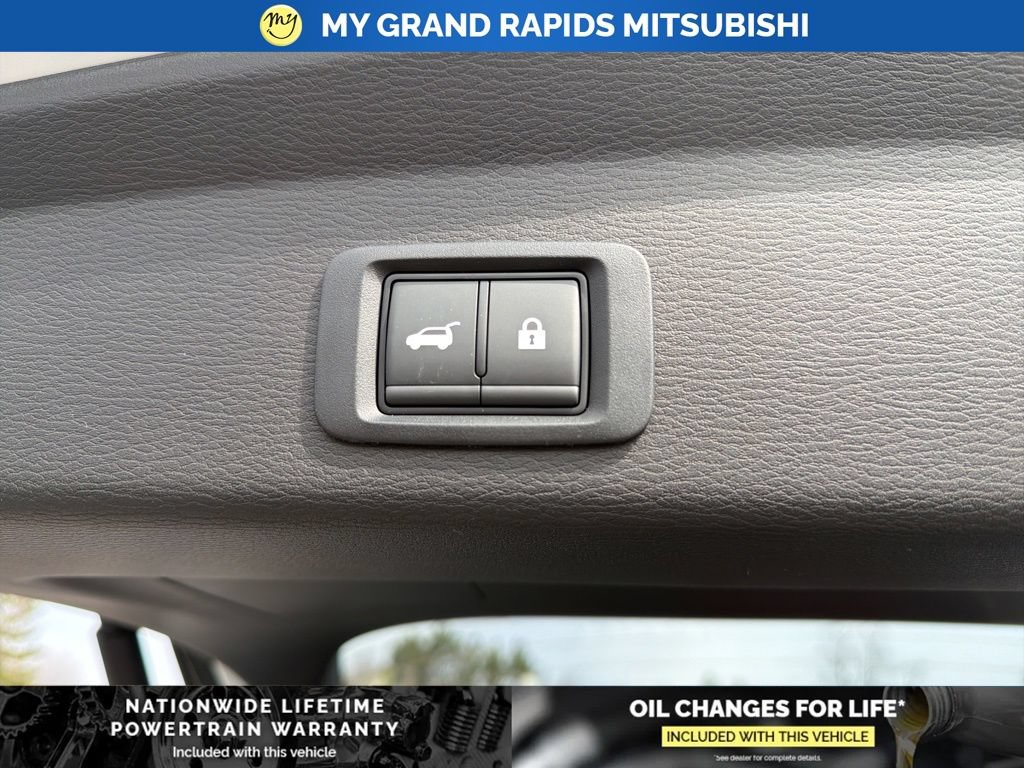 New 2026 Mitsubishi Outlander AWD image 27
