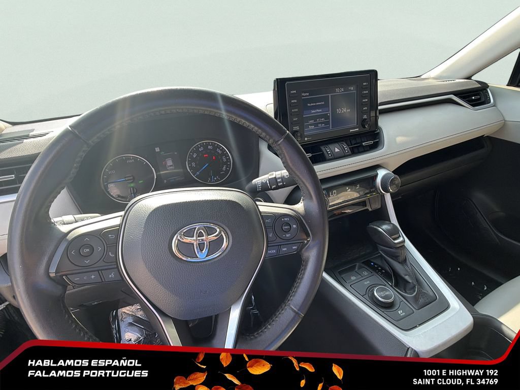 Used 2022 Toyota RAV4 XLE Premium AWD/4WD image 14