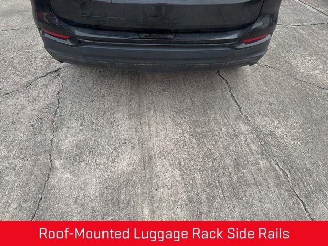 Used 2023 GMC Terrain SLT w/ Elevation Edition image 9