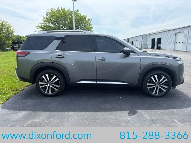 Used 2023 Nissan Pathfinder Platinum AWD/4WD image 8
