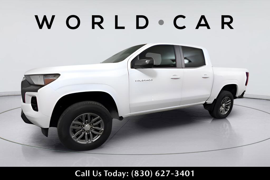 Used 2024 Chevrolet Colorado LT w/ LT Convenience Package image 3