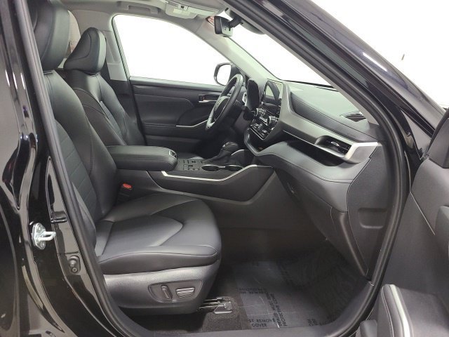Used 2026 Toyota Highlander XLE AWD/4WD image 10