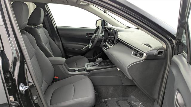 Used 2026 Toyota Corolla Cross LE FWD image 19