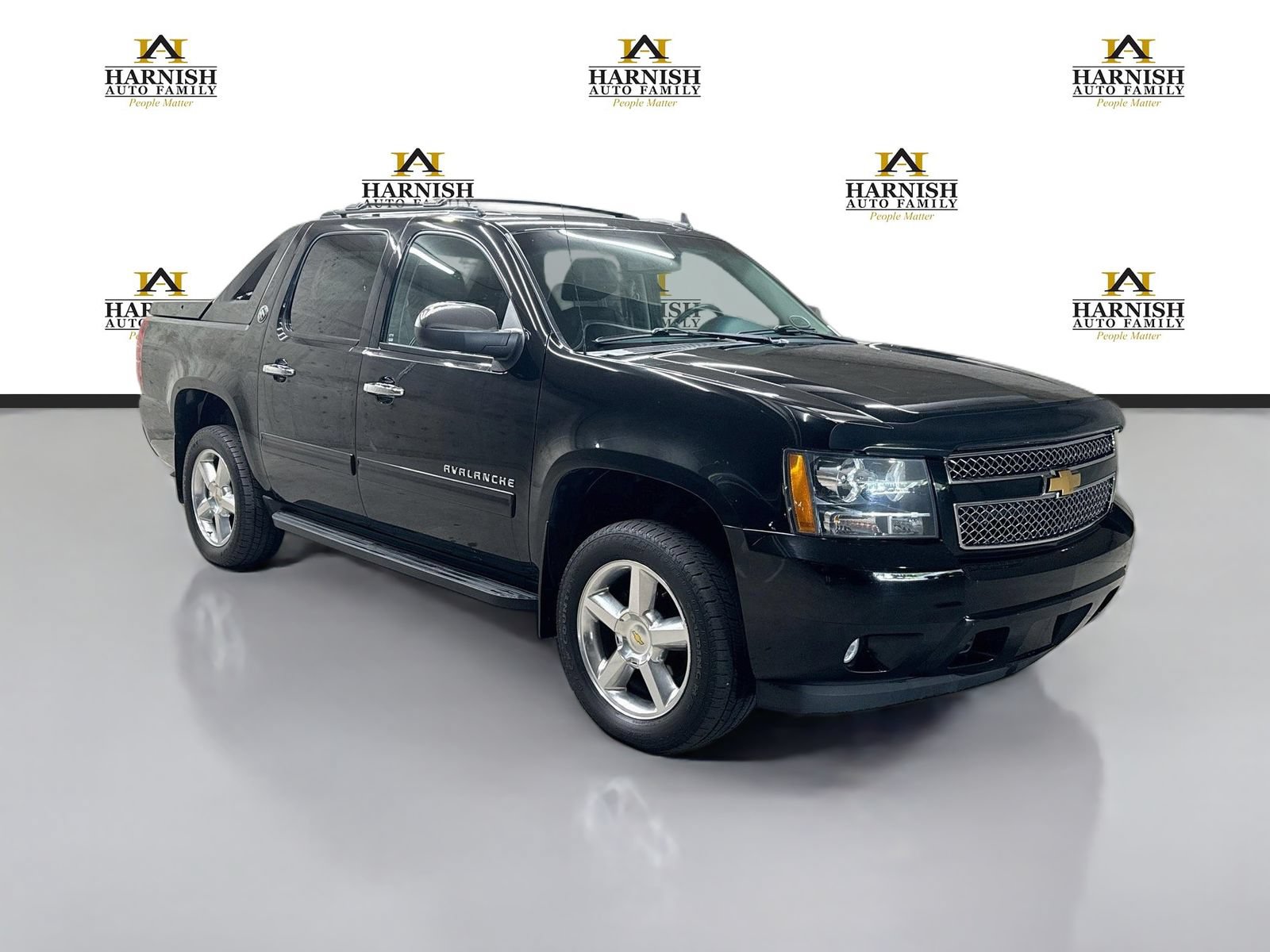 Used 2013 Chevrolet Avalanche LT w/ All-Star Edition AWD/4WD image 3
