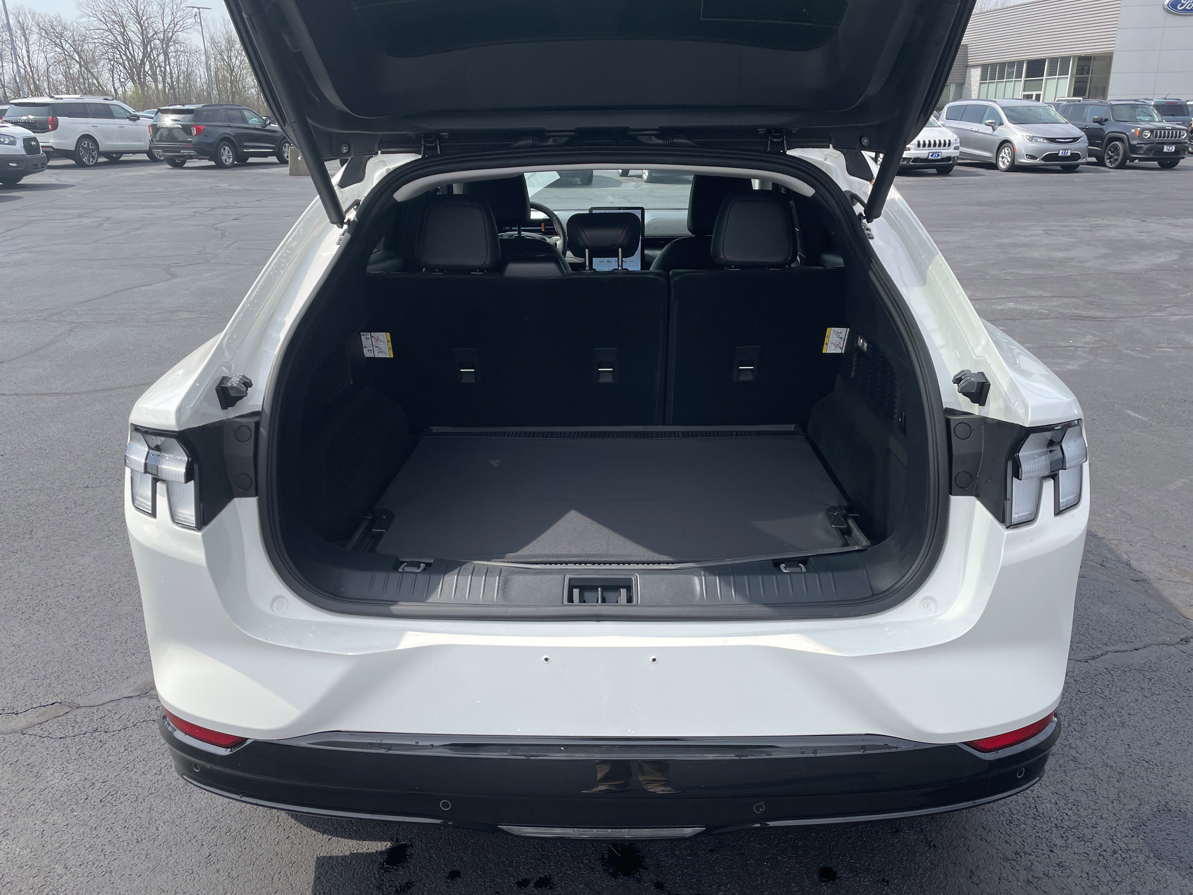 Used 2025 Ford Mustang Mach-E Premium w/ Sport Appearance Package image 32