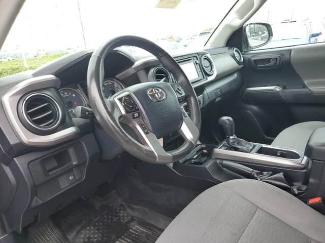 Used 2019 Toyota Tacoma SR5 w/ SR5 Appearance Package (SM) AWD/4WD image 23