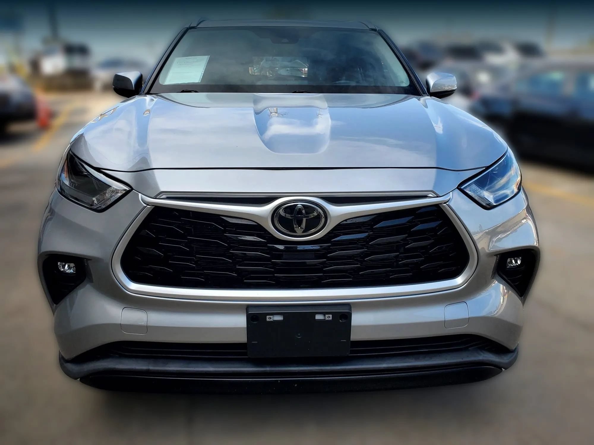 Used 2022 Toyota Highlander XLE FWD image 30