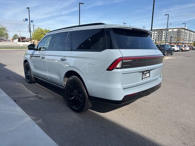 Used 2025 Lincoln Navigator Reserve w/ Jet Appearance Package image 4