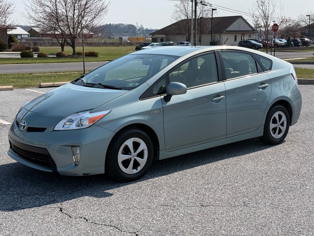 Used 2014 Toyota Prius Three image 4