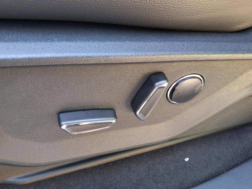 New 2025 Ford F150 Lightning Lariat image 17
