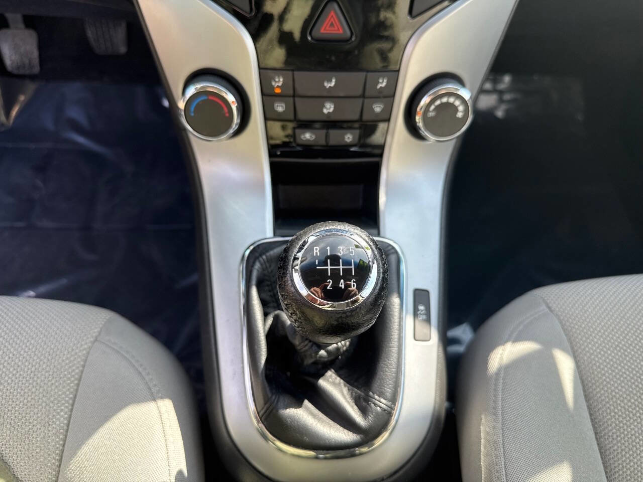 Used 2014 Chevrolet Cruze LT w/ Technology Package image 22