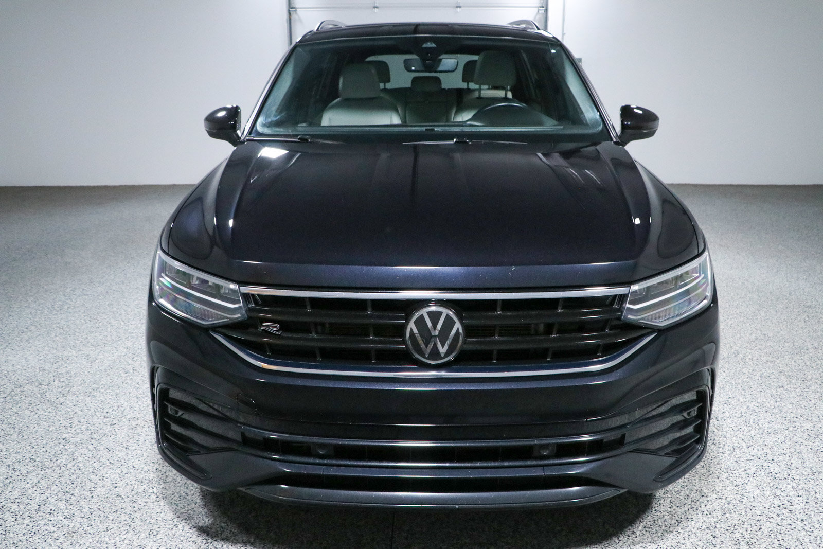 Used 2022 Volkswagen Tiguan SE R-Line AWD/4WD image 4