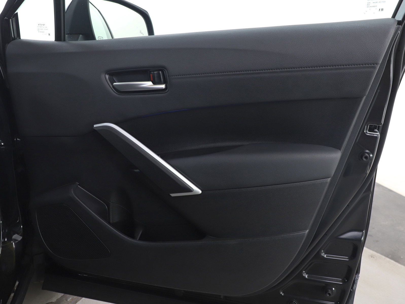 Used 2026 Toyota Corolla Cross XLE w/ Convenience Package image 12