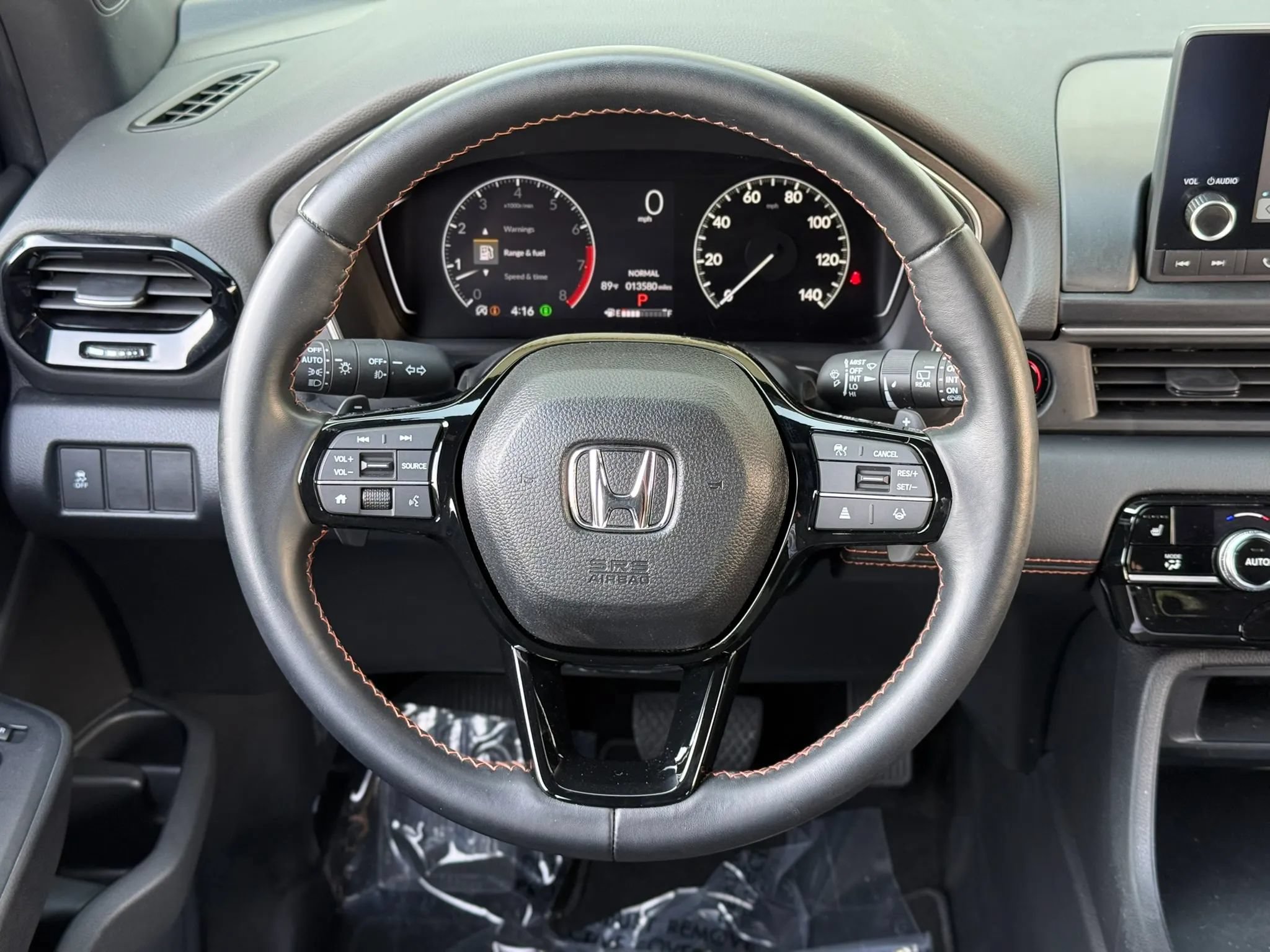 Used 2025 Honda Pilot Sport image 17
