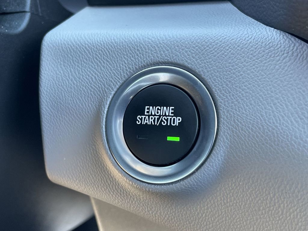 Used 2023 GMC Terrain SLE image 16